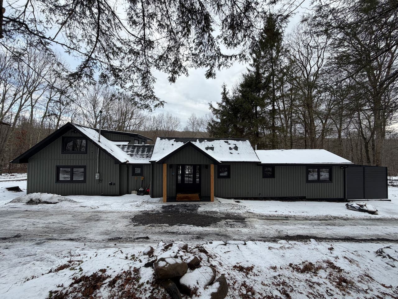 Creek Retreat w/ Secluded 18-Acres, Hot Tub, Sauna