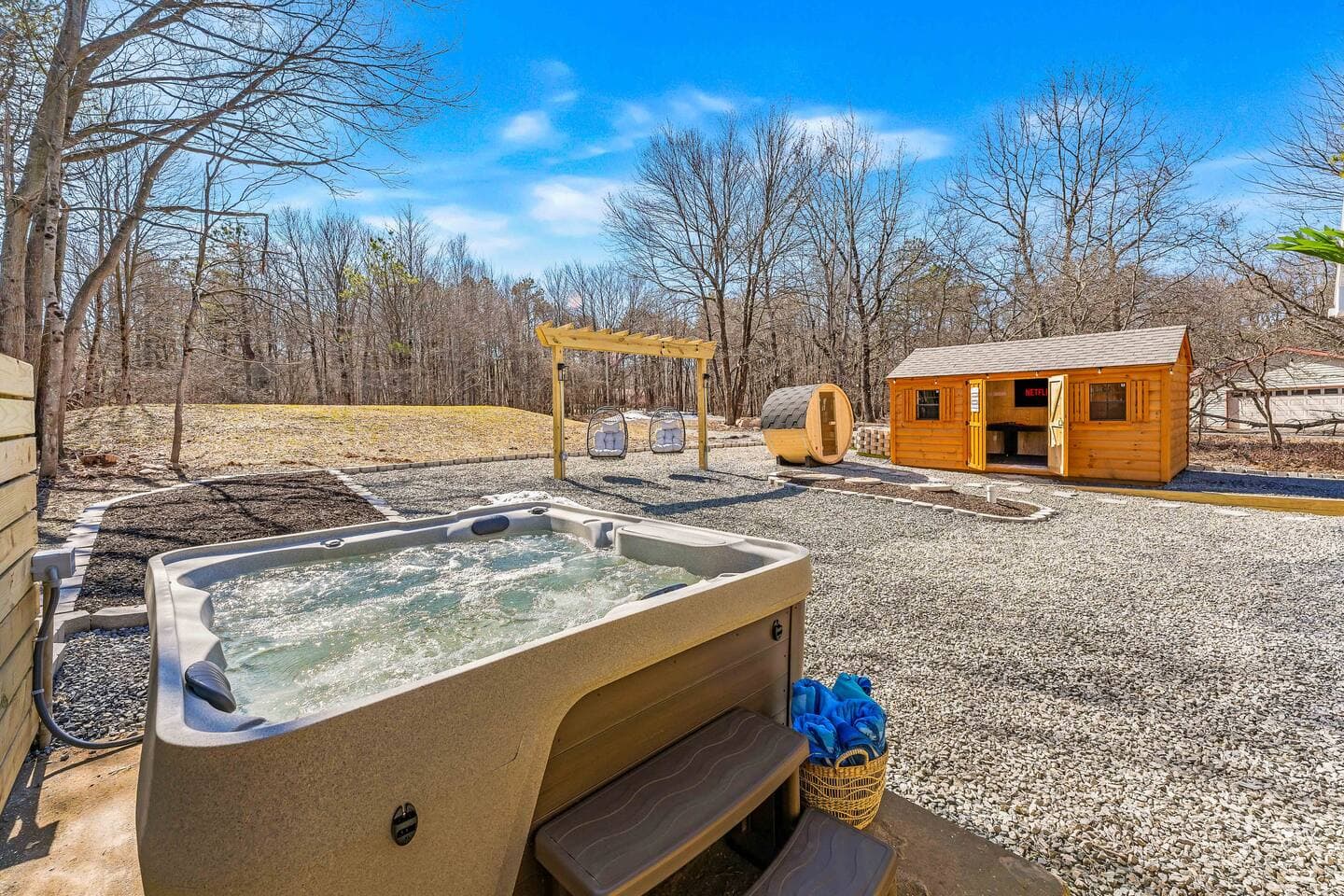 The Hooga House-Oasis w/ Hot Tub, Sauna & GameRoom