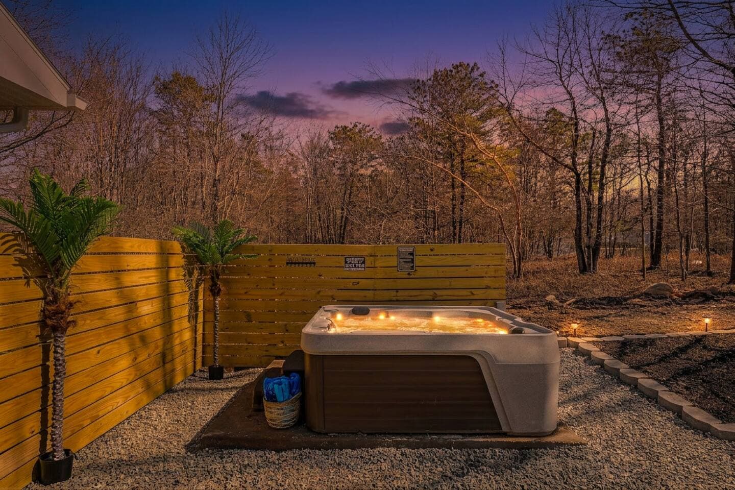 The Hooga House-Oasis w/ Hot Tub, Sauna & GameRoom
