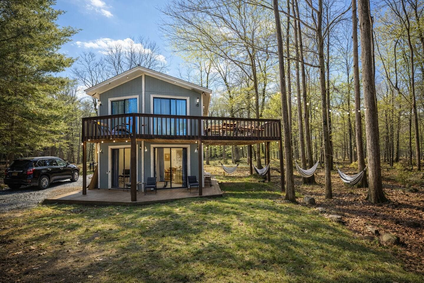 Arrowhead Lake Retreat in the Heart of Poconos
