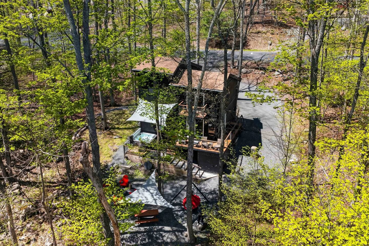 Somerset Lodge in the Woods by Creek w/HotTub