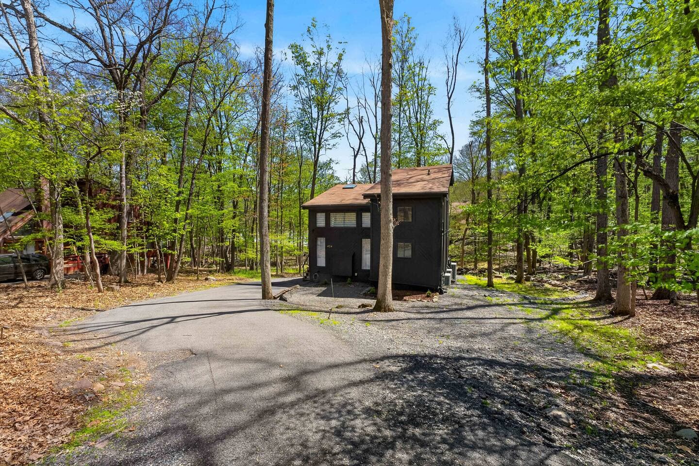Somerset Lodge in the Woods by Creek w/HotTub