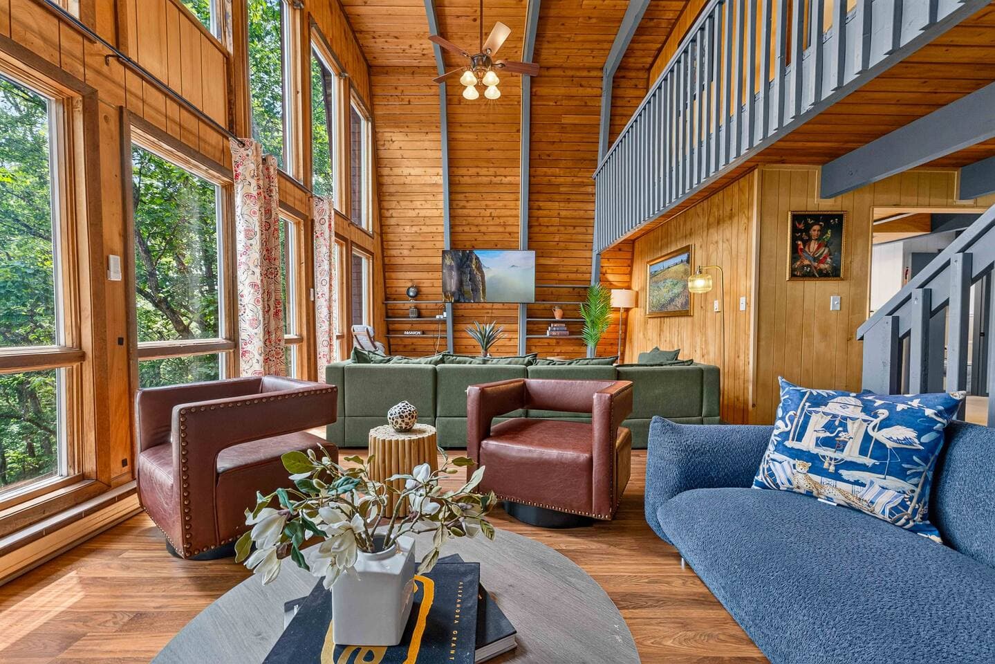 All Season Retreat W/ Pool, Hottub, Sauna&GameRoom
