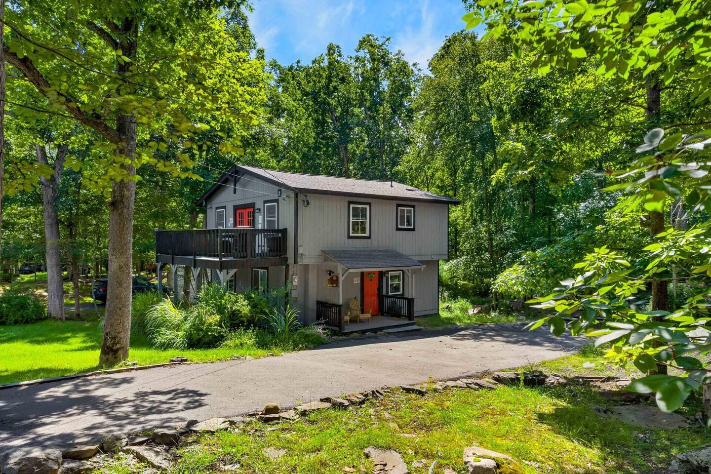 Saw Creek 4‑Bed Mountain Escape w/fire pit