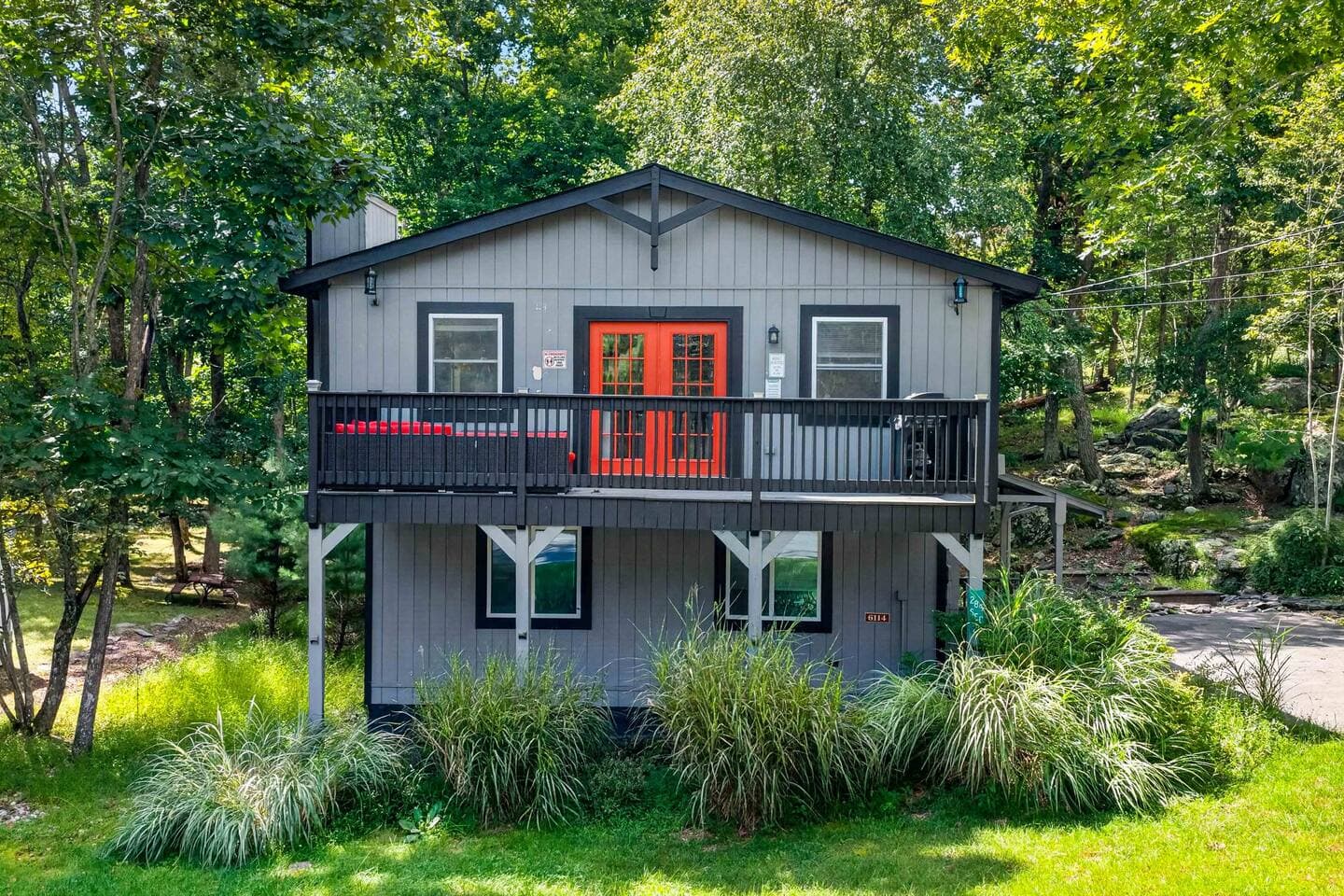 Saw Creek 4‑Bed Mountain Escape w/fire pit