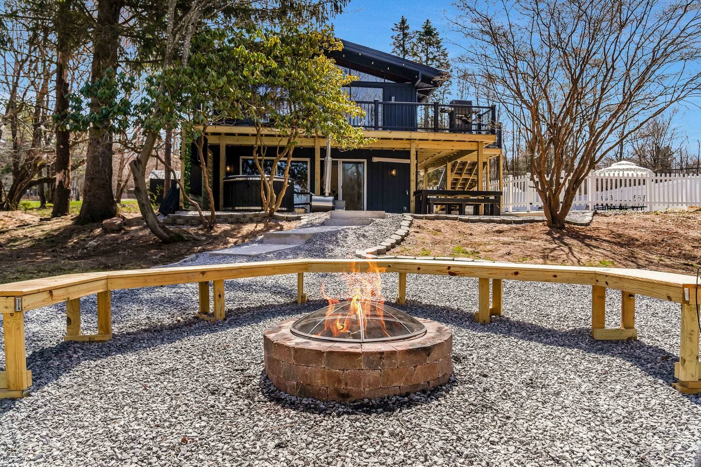 BLVCK Cabin 4 w/ In-ground Pool, Hot tub & Firepit